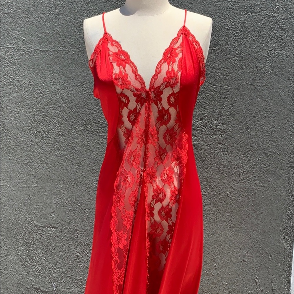 Sexy hot red vintage nightgown w/full lenght lace